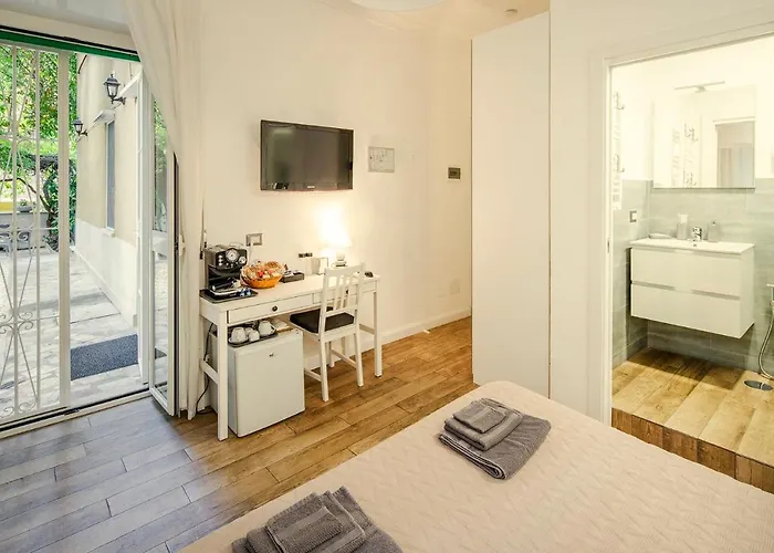 Casa de hóspedes Garden House - Luxury - Self Check-in Only