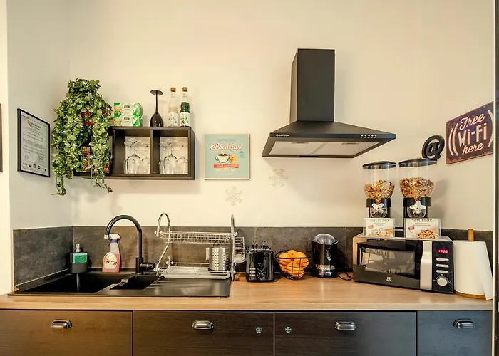 Garden House - Luxury - Self Check-in Only 4*