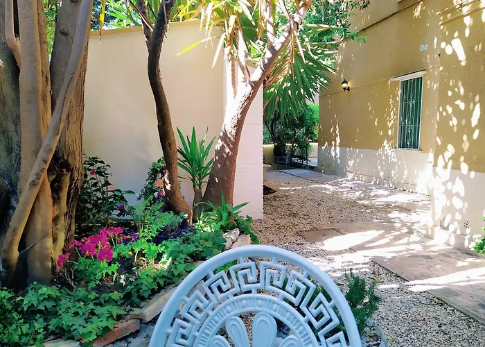 Garden House - Luxury - Self Check-in Only Casa de hóspedes 4*